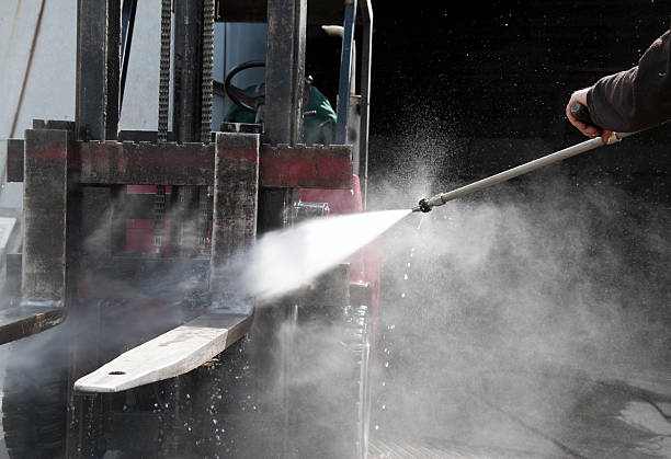Why Choose Our Certified Pressure Washing Experts for Your Project Needs in Highland, MD?